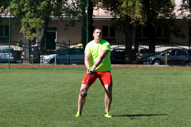 Wojciech Nowicki wygrywa zawody w rzucie młotem w fińskim Turku