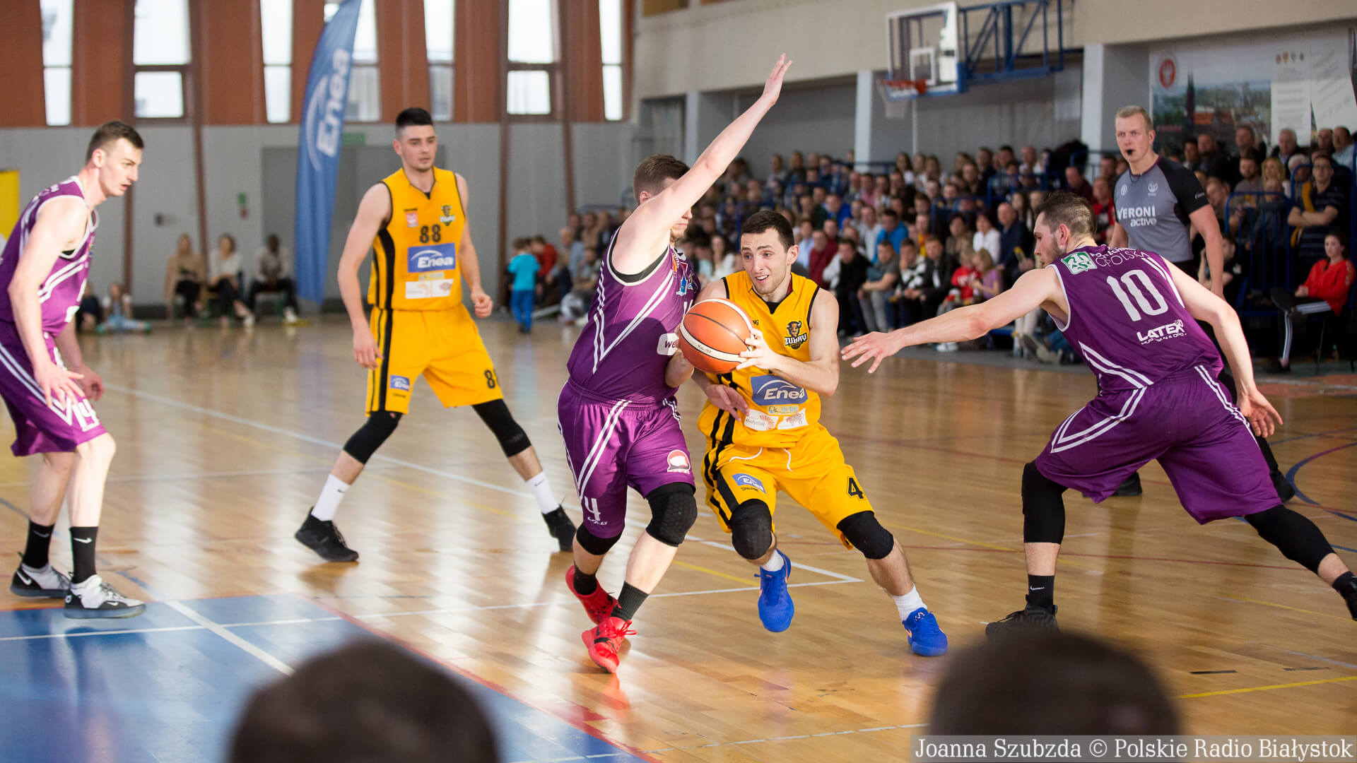 Żubry Białystok przegrały mecz z AZS Politechniką Opolską 90:98 [zdjęcia, wideo]