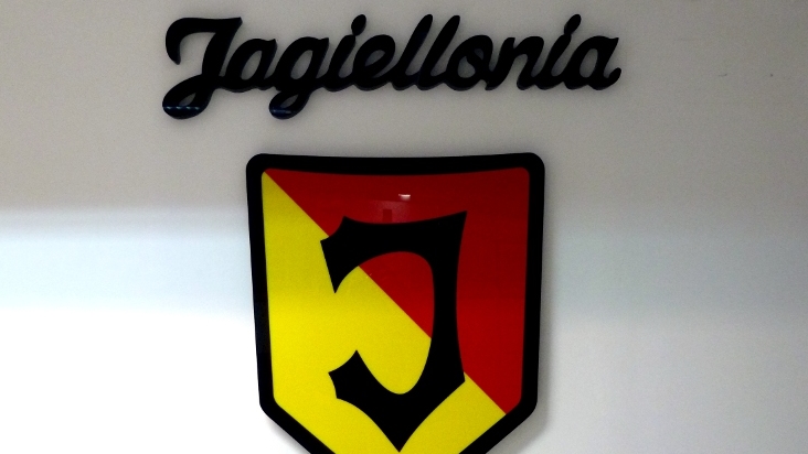 3 osoby związane z Jagiellonią Białystok usłyszały zarzuty ws. fałszowania dokumentów