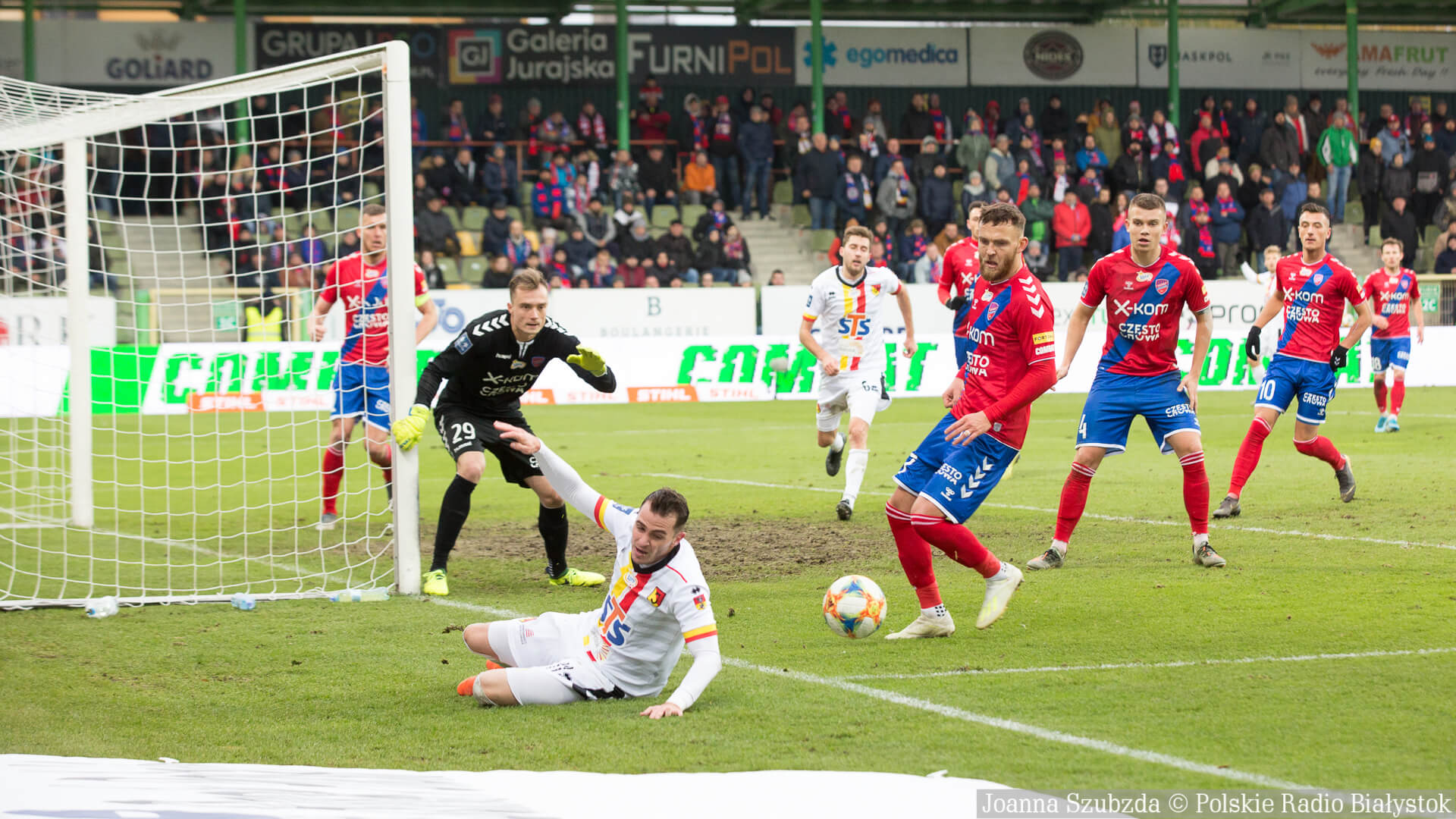 Jagiellonia Białystok w dramatycznych okolicznościach przegrywa mecz z Rakowem Częstochowa [zdjęcia]