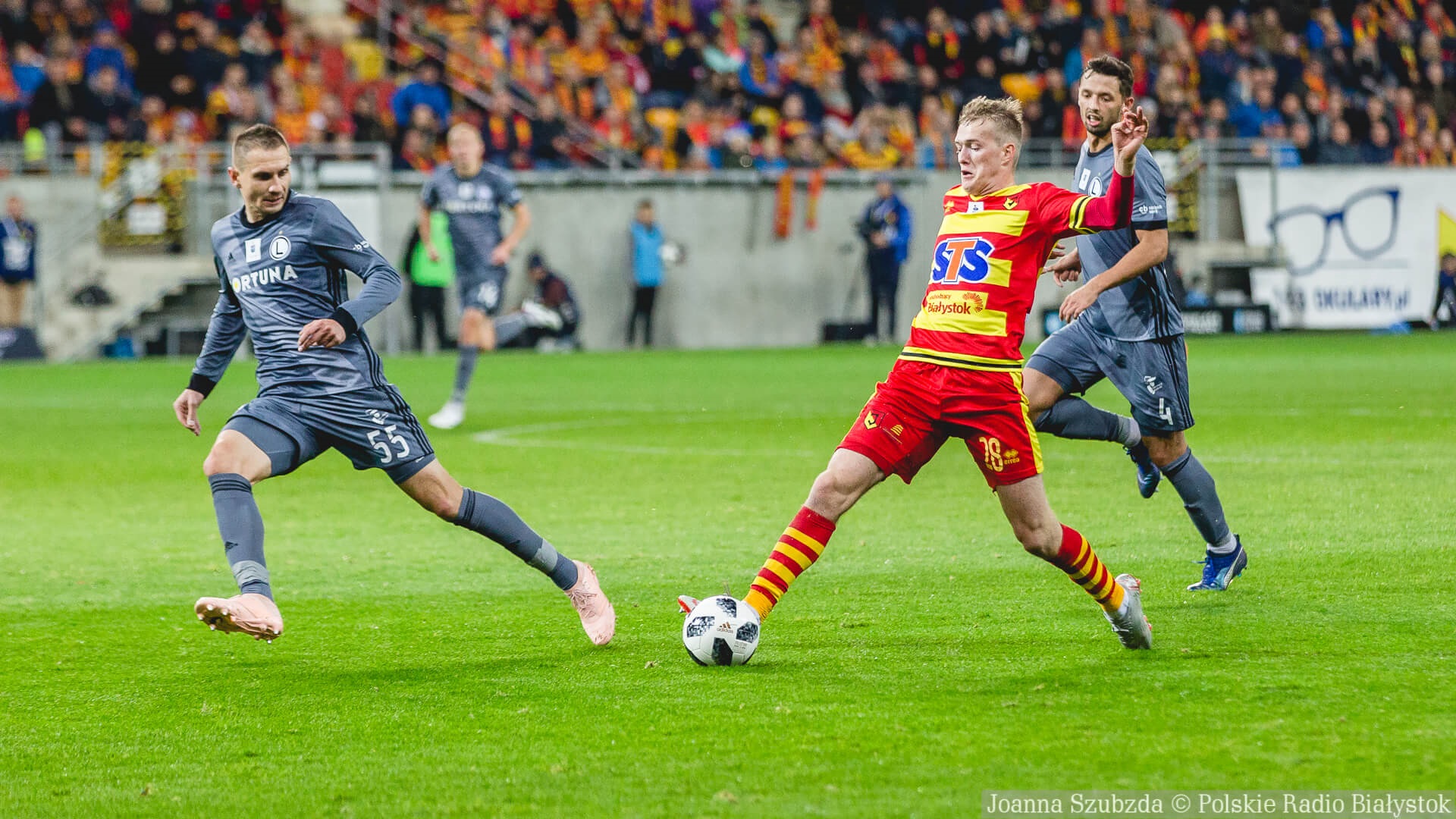 Hit piłkarskiej ekstraklasy na remis - Legia wyrównuje pod koniec meczu z Jagiellonią [zdjęcia, wideo]