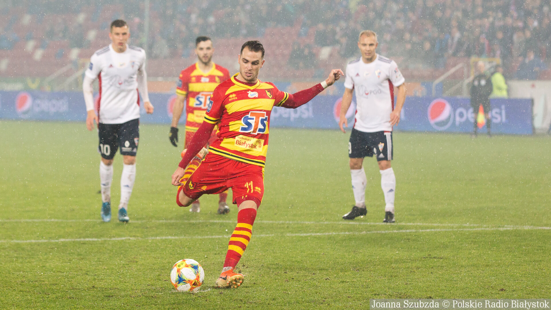 Poznaliśmy terminarz przedostatniej kolejki ekstraklasy - Jagiellonia zagra na wyjeździe z Górnikiem Zabrze