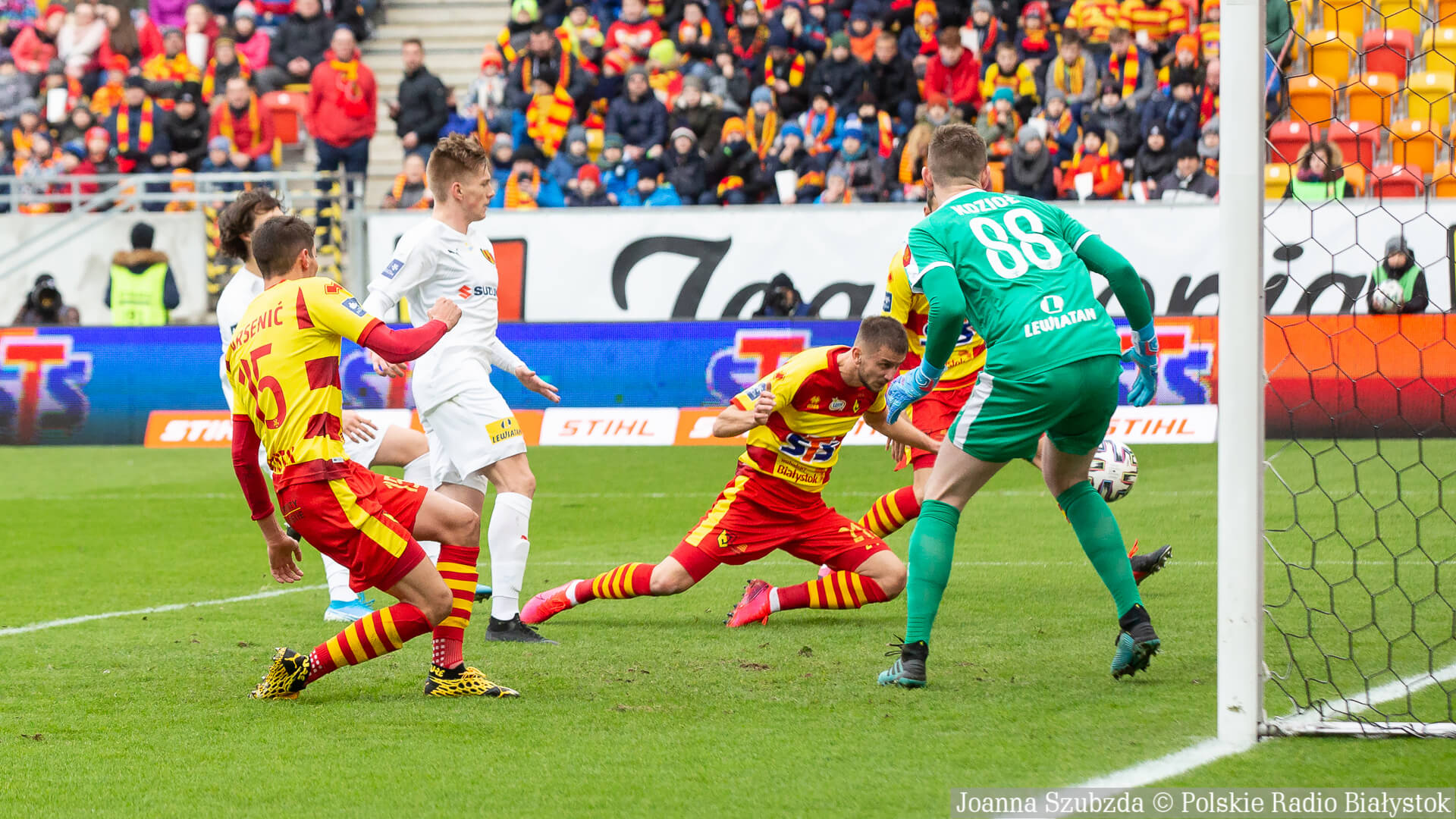 Jagiellonia Białystok wciąż bez wygranej - remis z Koroną Kielce [zdjęcia]