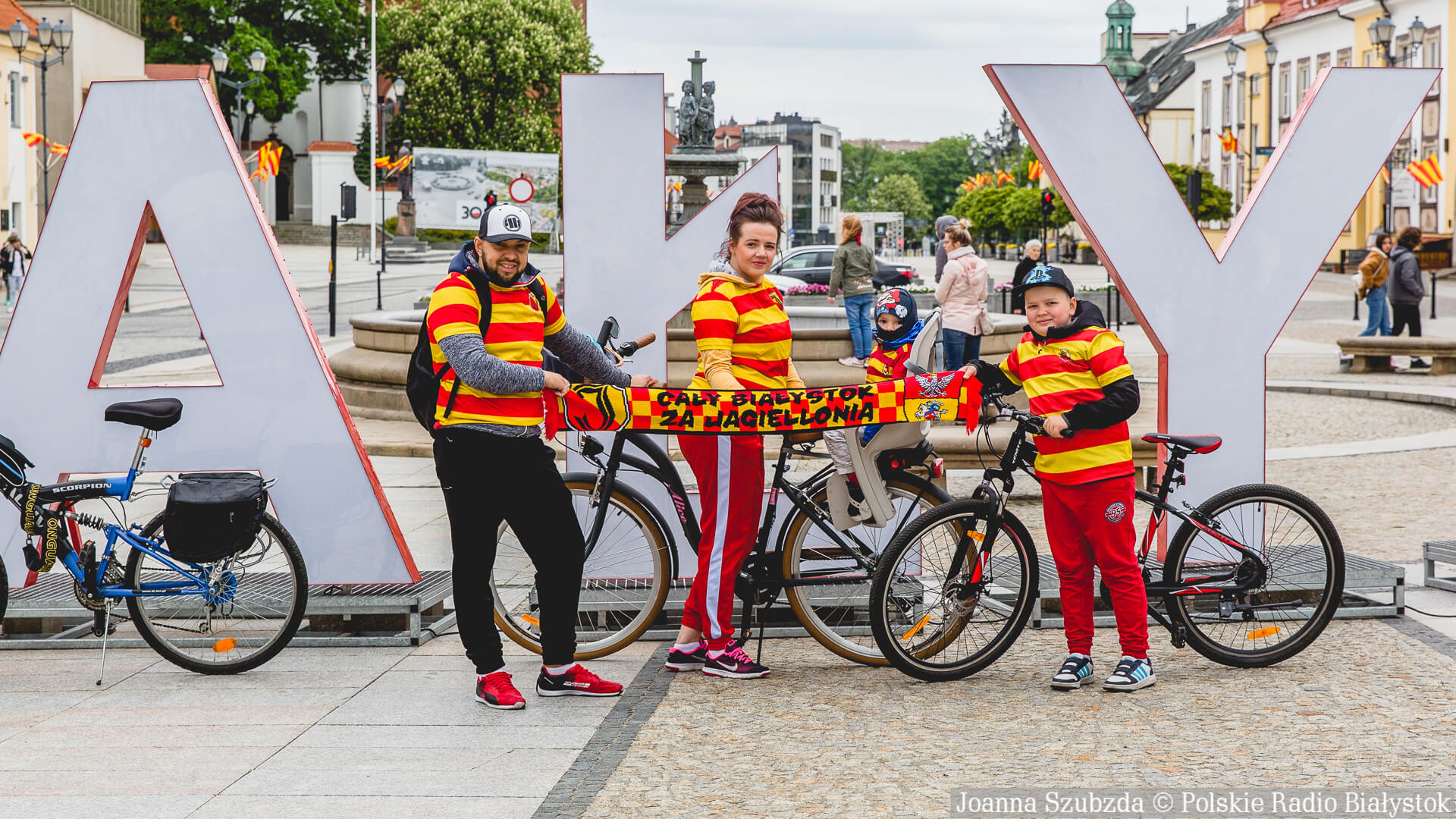Sportowcy, działacze i kibice świętują 100-lecie Jagiellonii Białystok - jubileusz z pandemią w tle [zdjęcia, wideo]