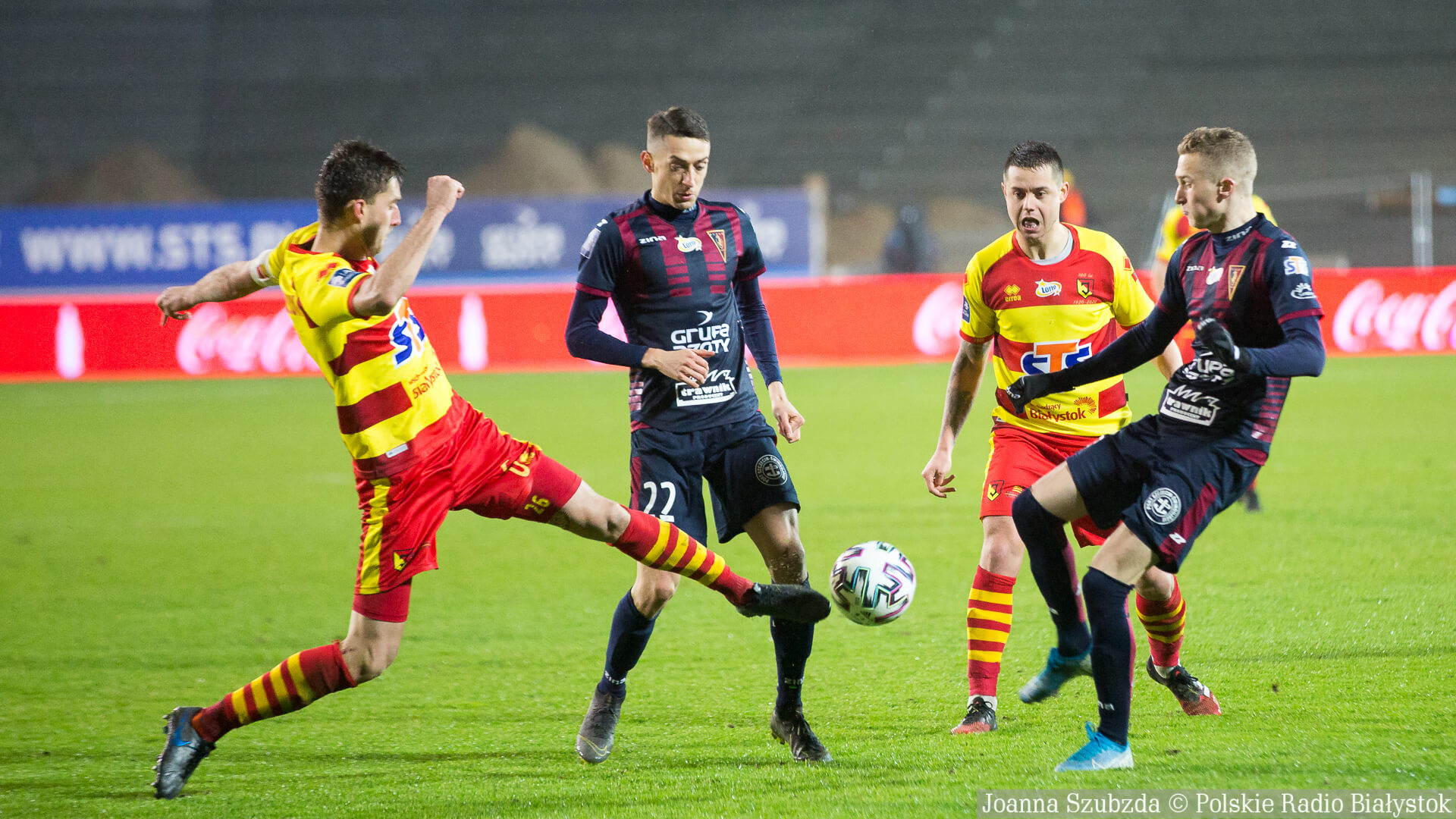 Jagiellonia Bialystok wygrywa pierwszy mecz w tym roku i goni pierwszą "ósemkę" [zdjęcia, wideo]