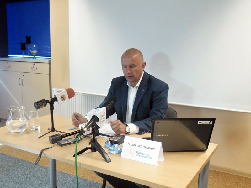 Mógł złamać prawo - stracił mandat. Cezary Cieślukowski nie jest już radnym sejmiku