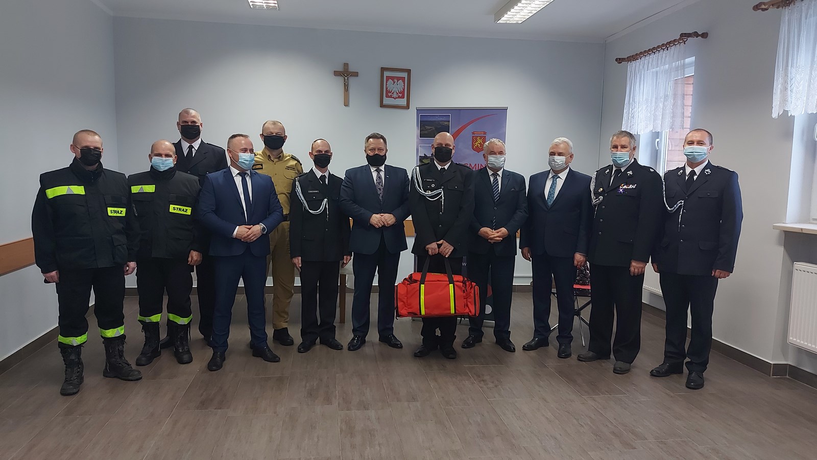 Zestaw medyczny do ratowania życia i zdrowia otrzymali strażacy ochotnicy z Pawłówki