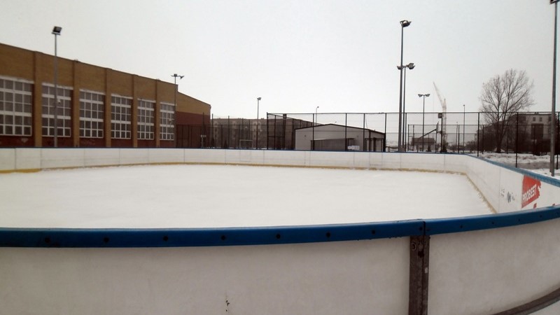 Suwalskie lodowisko będzie miało m.in. zadaszenie i chodniki