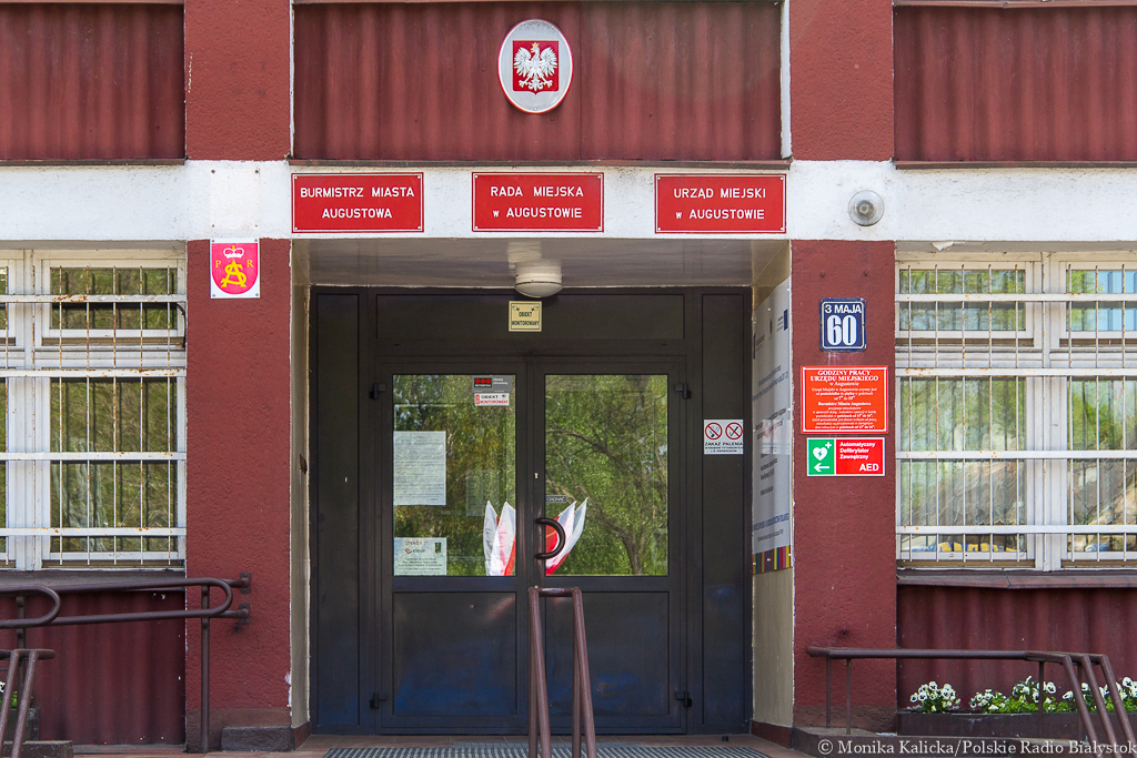 Jeden głos zadecydował o udzieleniu absolutorium burmistrzowi Augustowa