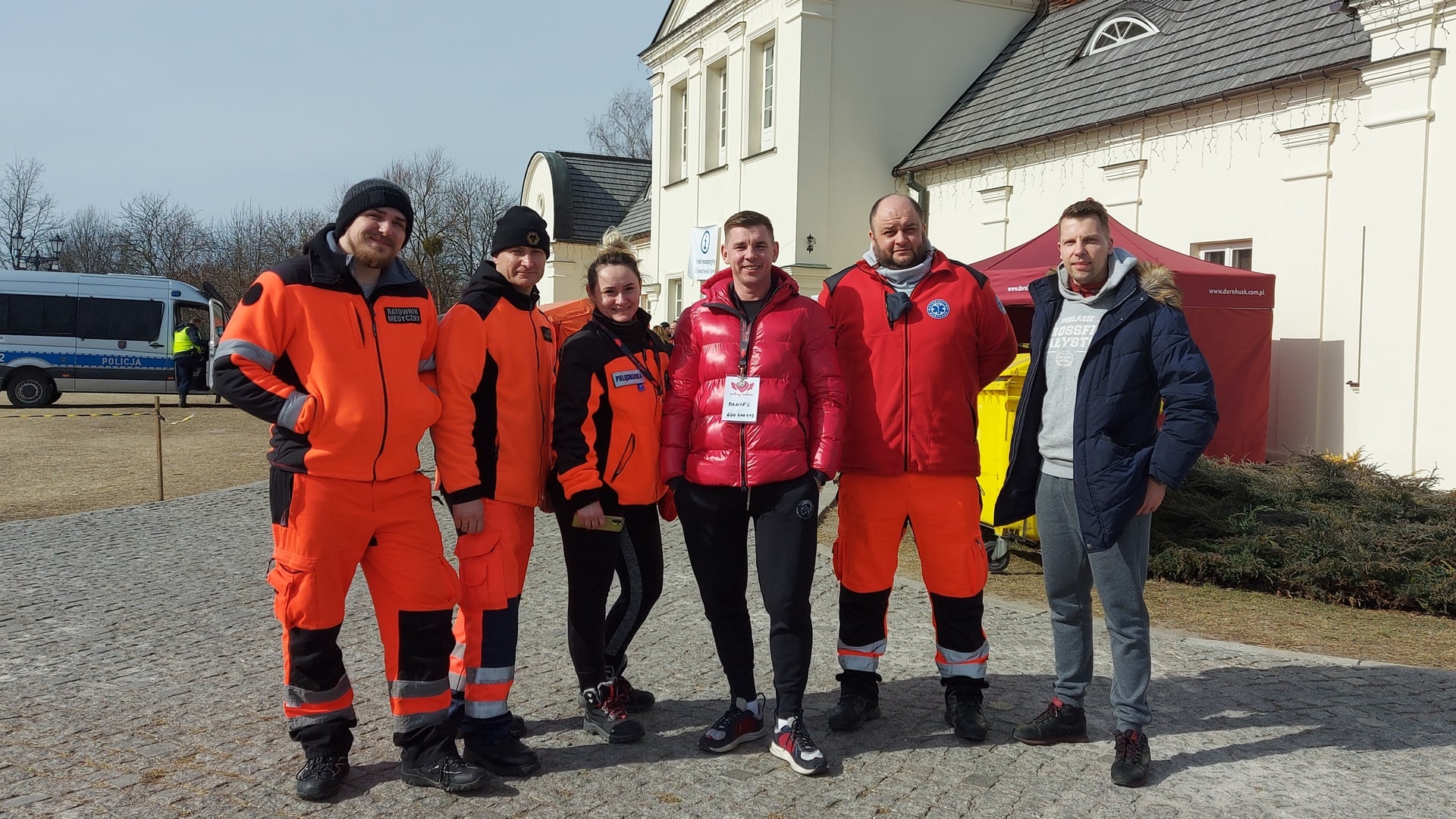 "Pod skrzydłami aniołów" - reportaż Renaty Redy