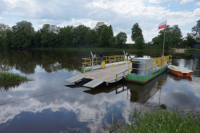 W Drohiczynie bezpłatne przeprawy promami przez Bug