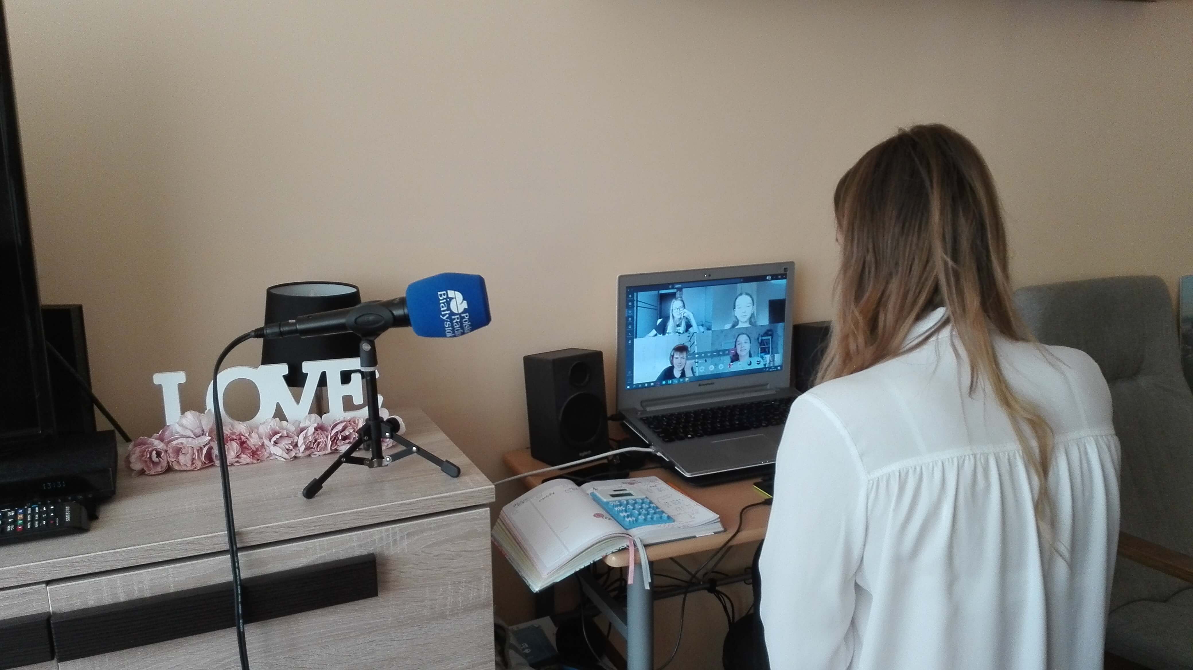 "Zdalni, nieidealni" - reportaż Urszuli Kropiewnickiej