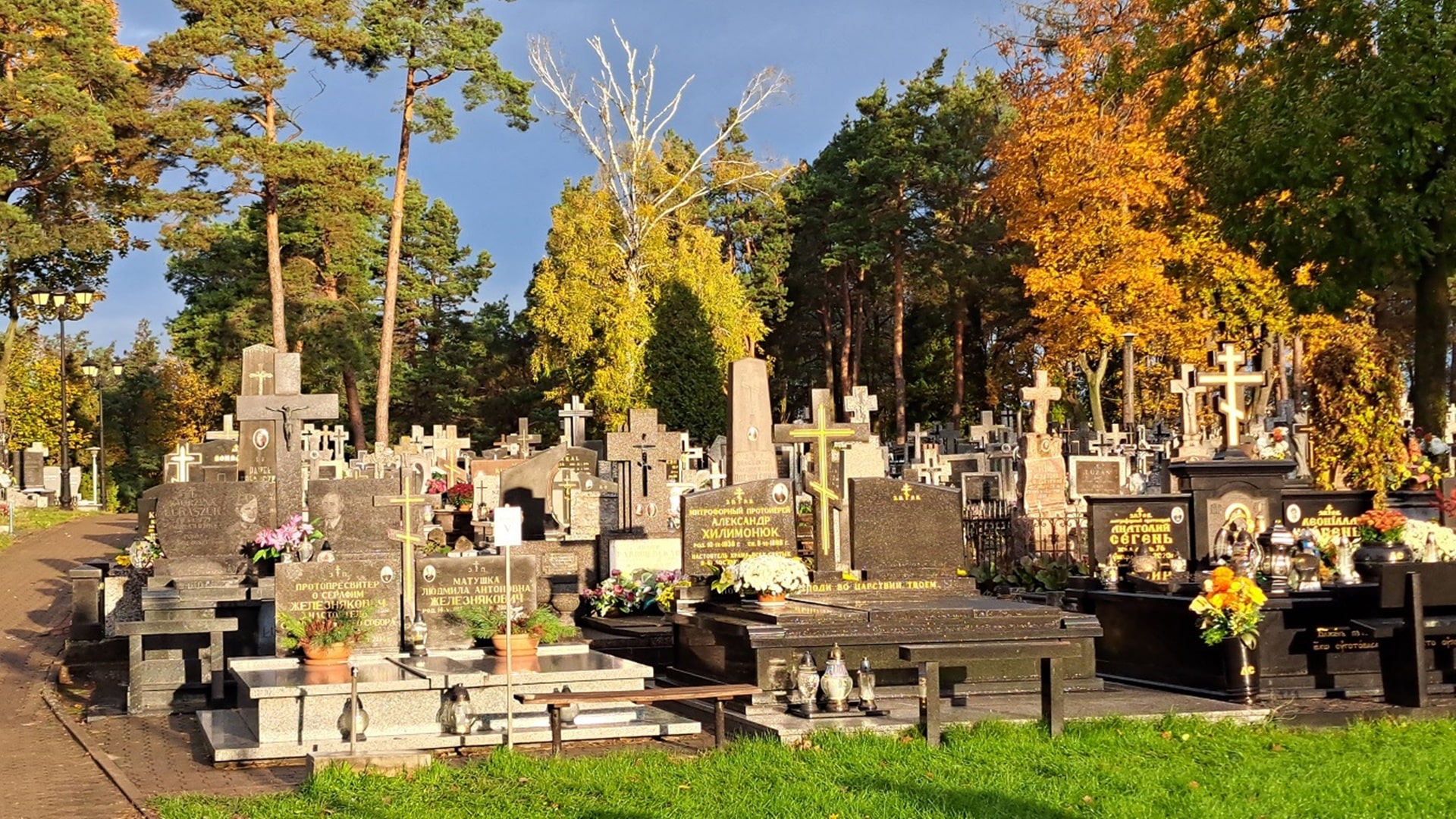 Wierni prawosławni 1 listopada także odwiedzają groby bliskich zmarłych
