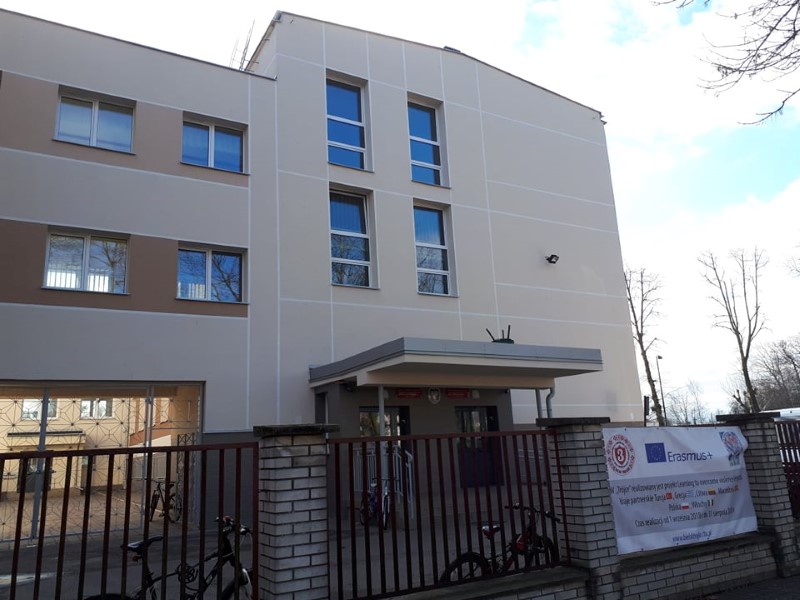 Uczniowie klas 1-3 wracają stacjonarnie do szkół 17.01.2020