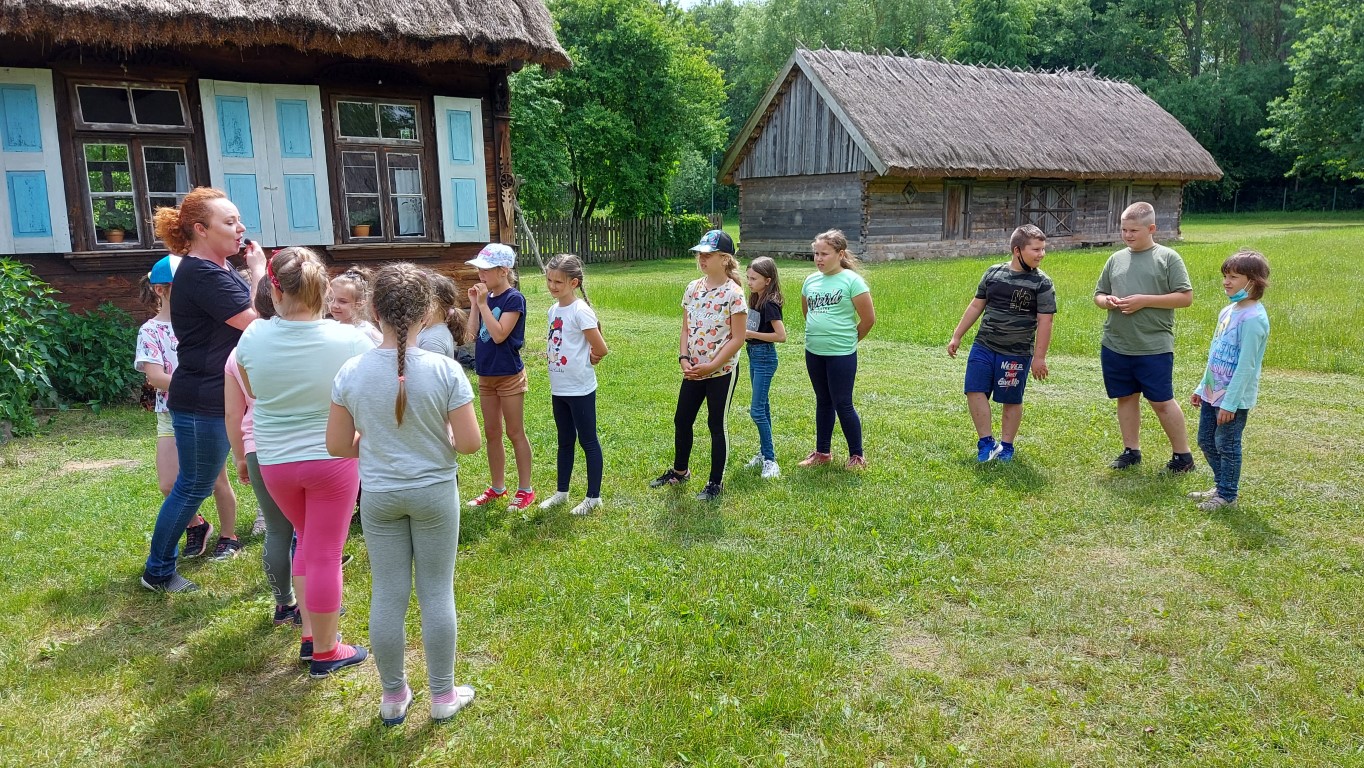 Ministerstwo nauki chce dofinansować wycieczki szkolne po Polsce