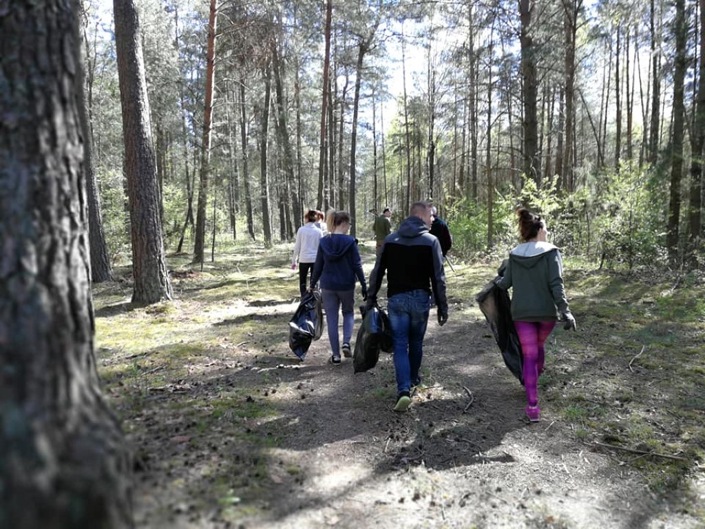 Uczniowie podlaskich szkół wzięli udział w akcji sprzątania świata