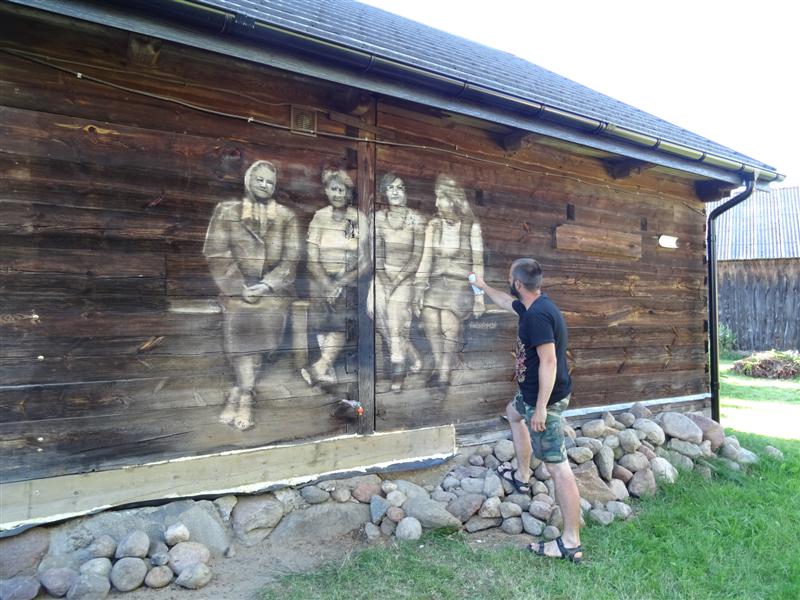 O malowaniu murali na Podlasiu opowiada Arkadiusz Andrejkow