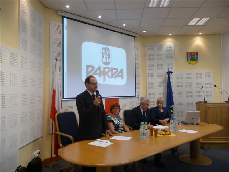 Suwałki: jak pomóc alkoholikom i ich rodzinom? Seminarium w ratuszu