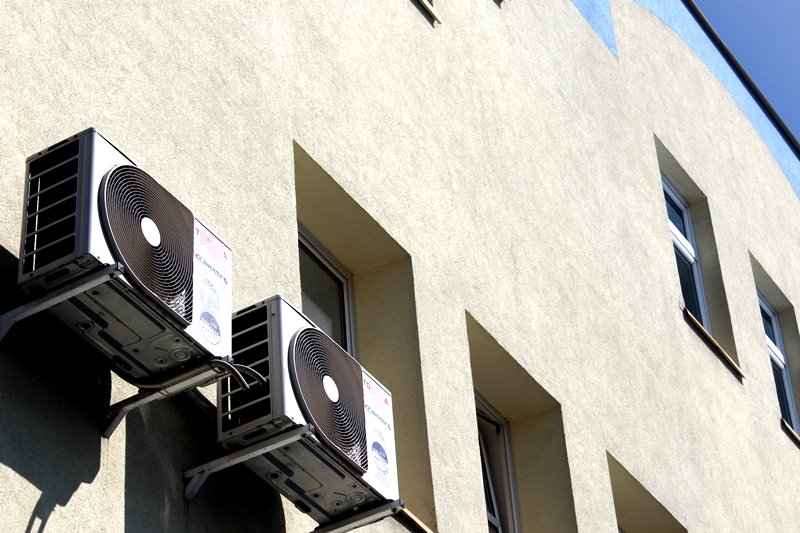 Klimatyzacja - komfort podczas upałów - ale trzeba z niej korzystać z rozsądkiem