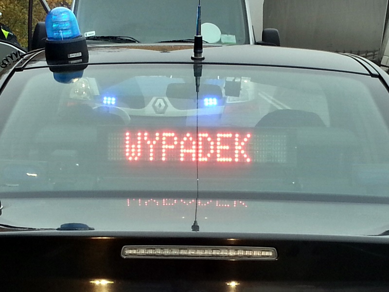 Samochód wjechał w dom. Nie żyją dwie osoby