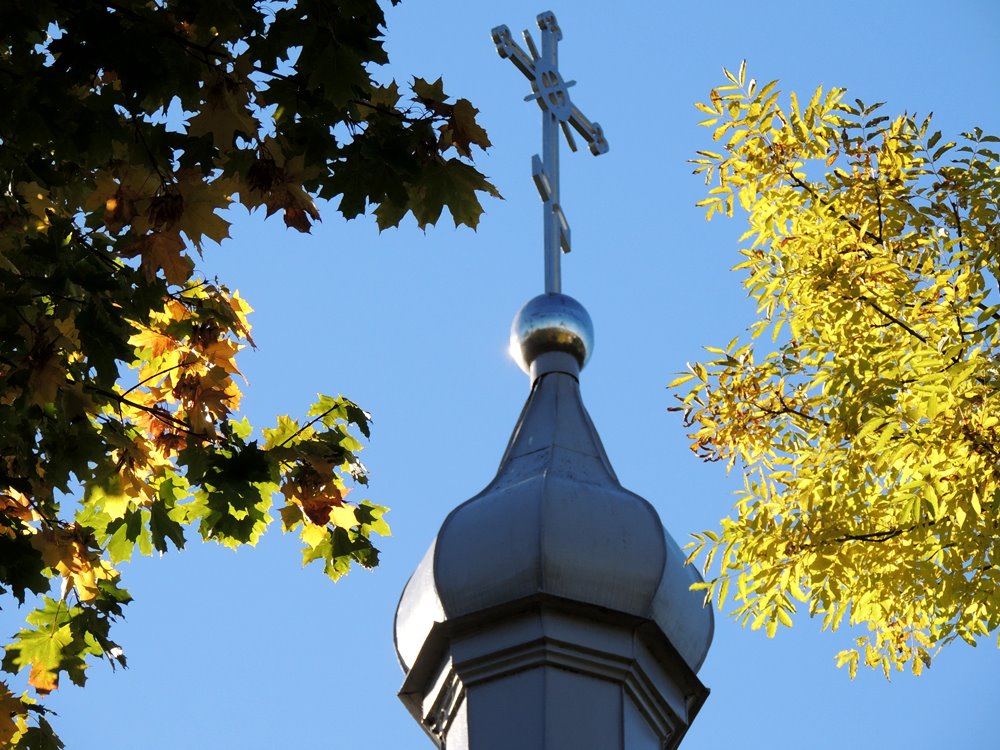 Prawosławni odwiedzają cmentarze i świętują pamięć św. Jana Rylskiego