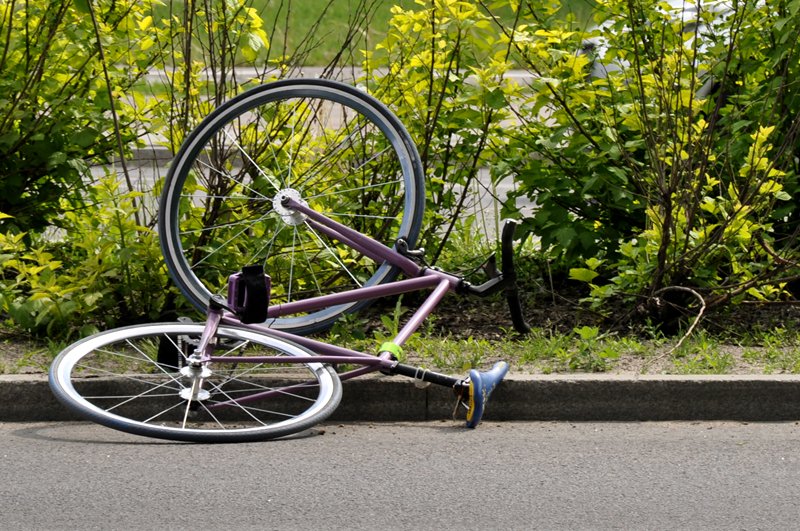 Białystok: Pijany motocyklista potrącił rowerzystkę i uciekł - teraz odpowie przed sądem