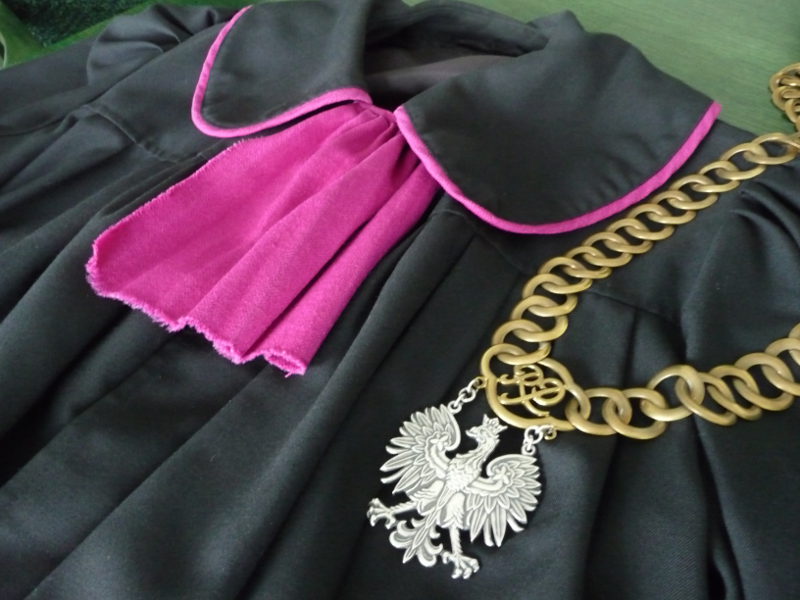 Suwalski sędzia skarży się za granicą na zmiany w polskim sądownictwie - felieton