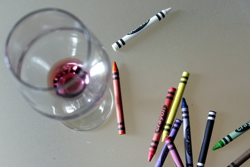 Dzieci bez butów i kurtek błąkały się po suwalskim osiedlu - ich matka była pijana