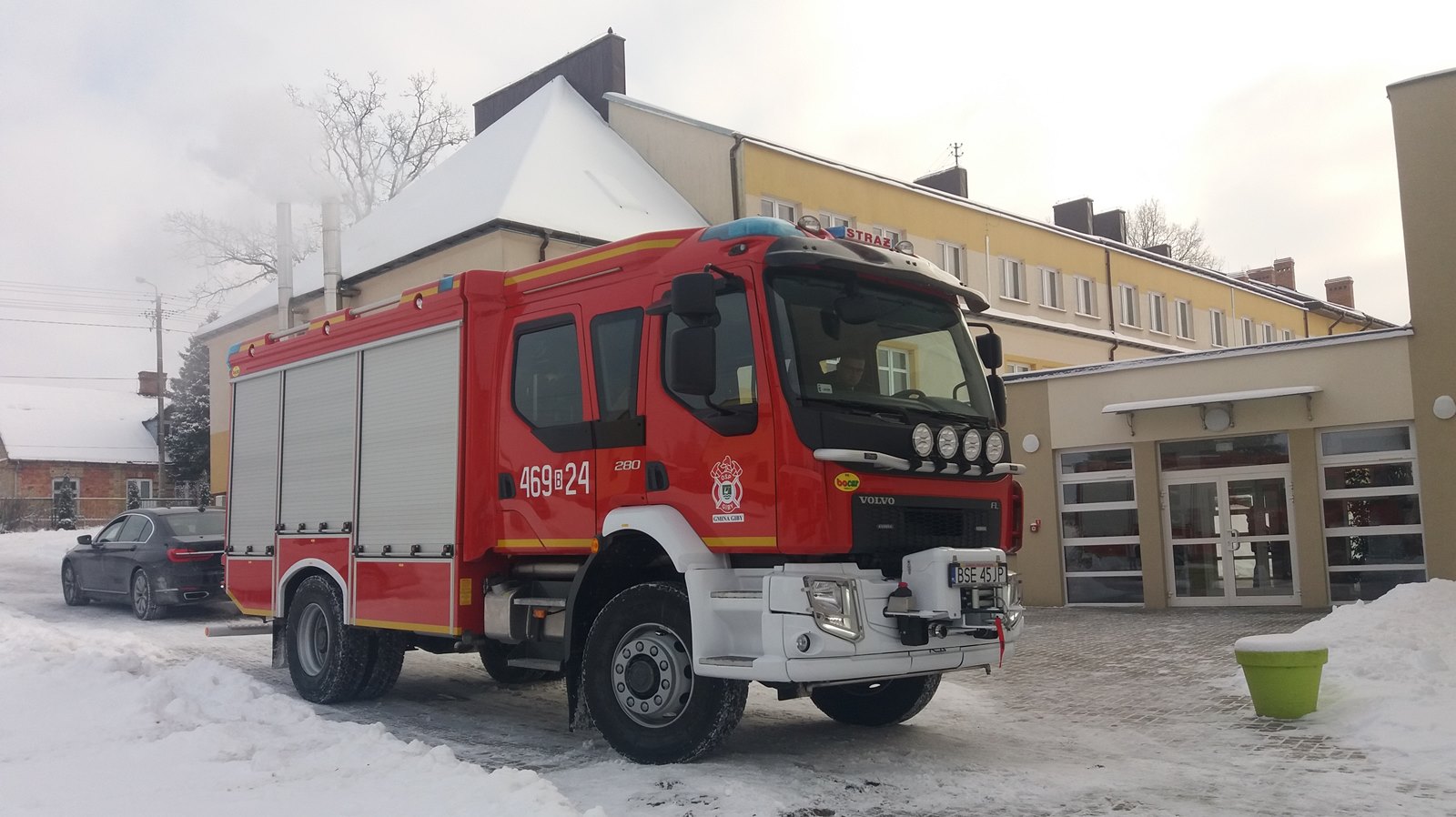 Druhowie OSP w Gibach na akcję będą jeździć nowym wozem