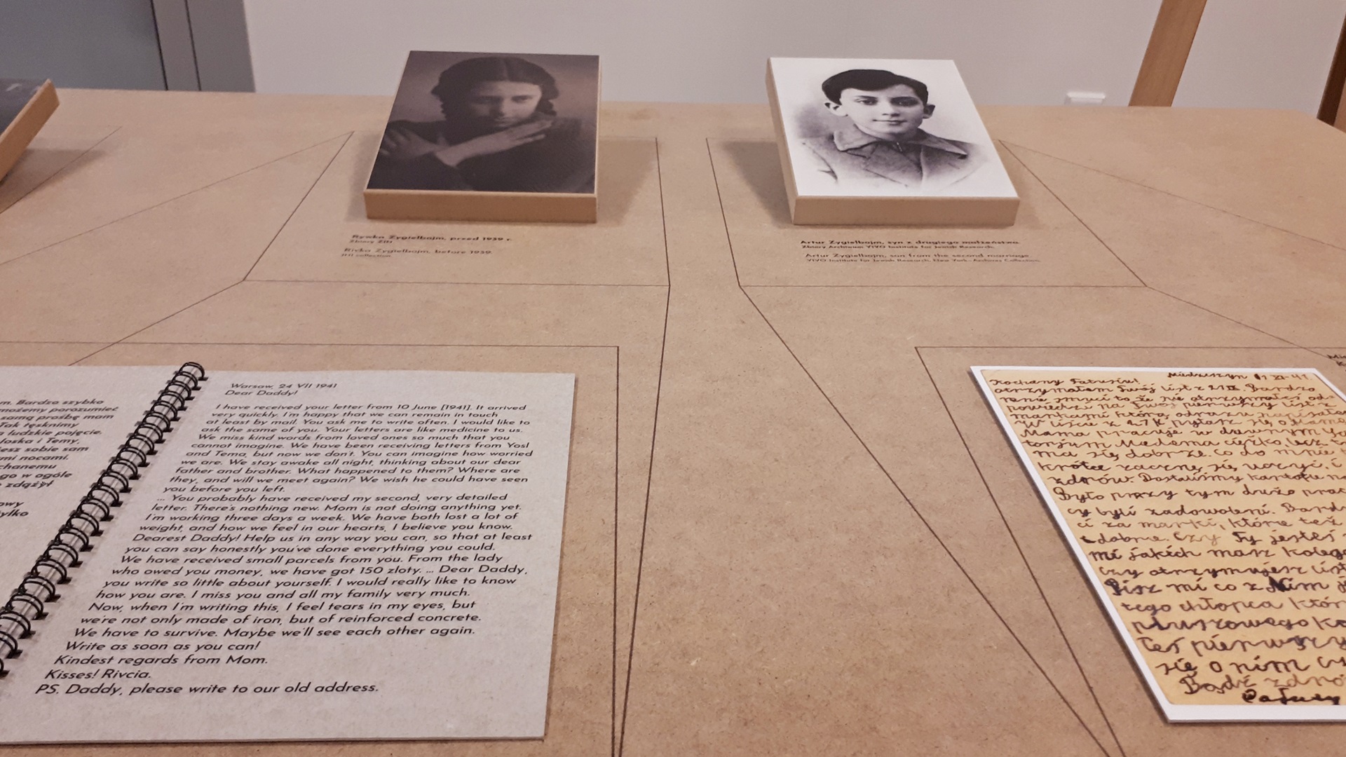 W Białymstoku otwarto wystawę z okazji Międzynarodowego Dnia Pamięci o Ofiarach Holokaustu