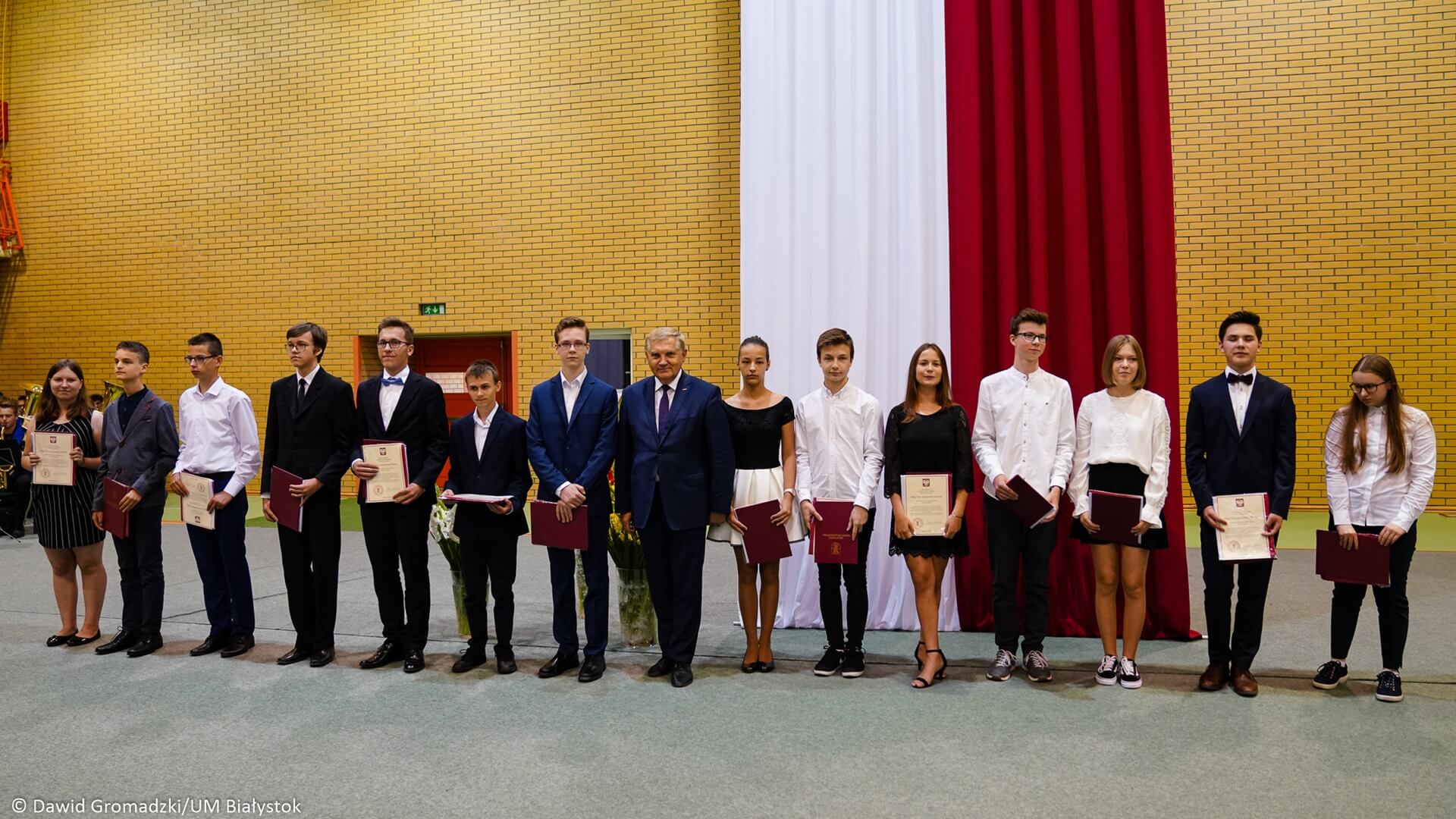 Prezydent Białegostoku przyznał stypendia uczniom za wyniki w nauce