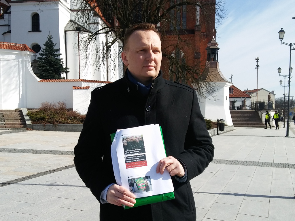 Białostocki radny zawiadamia prokuraturę ws. wpisów internetowych nauczyciela