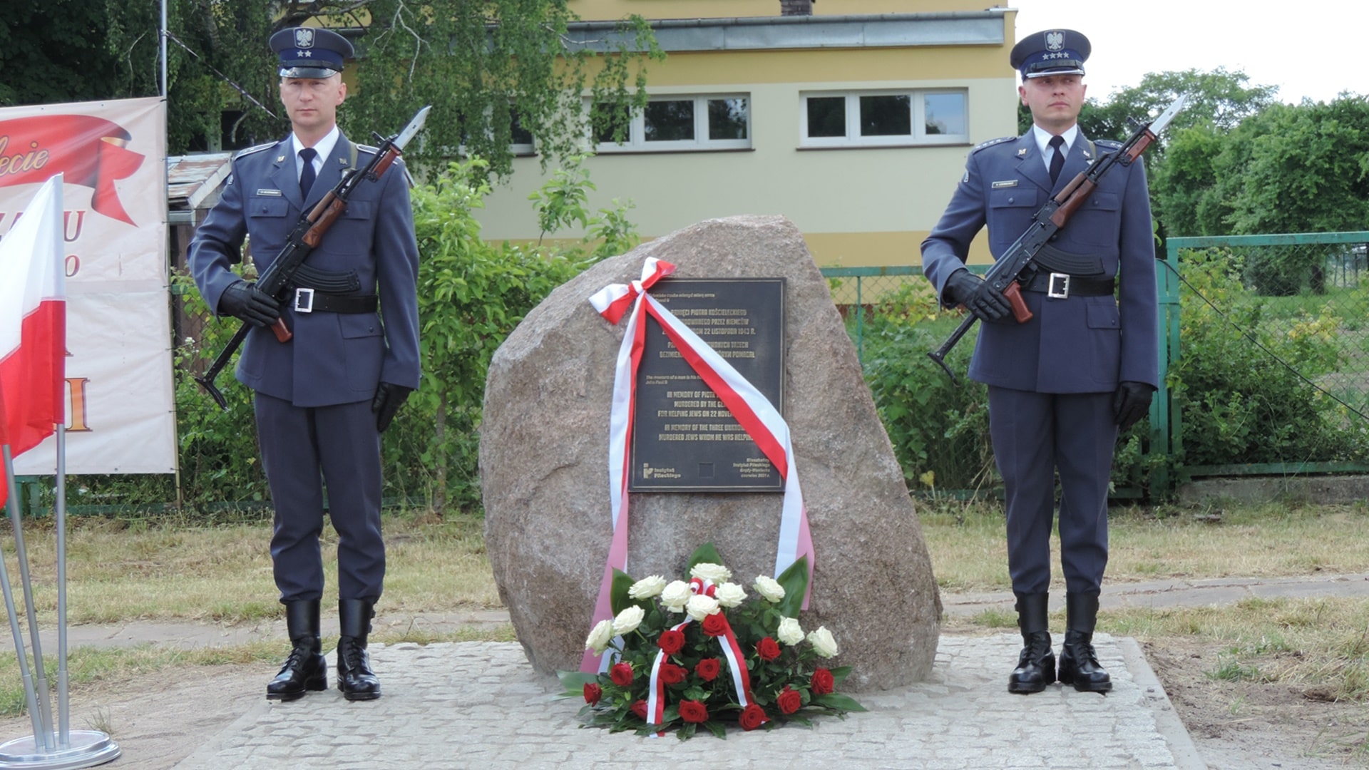 W Grądach-Woniecko odsłonięto tablicę upamiętniającą Piotra Kościeleckiego [zdjęcia]