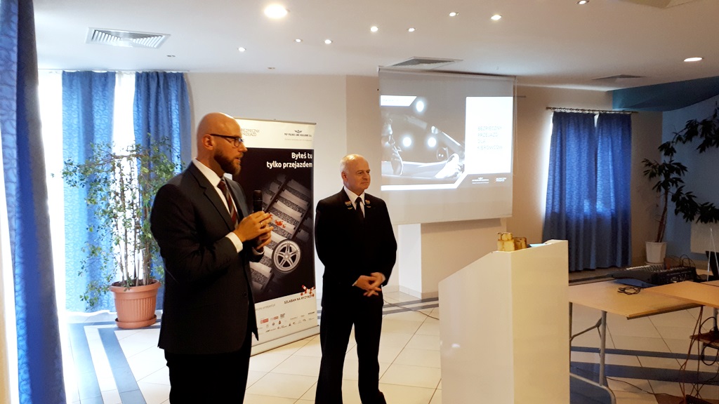 "Bezpieczny przejazd – szlaban na ryzyko" – PKP PLK uczy kierowców przejeżdżania przez tory