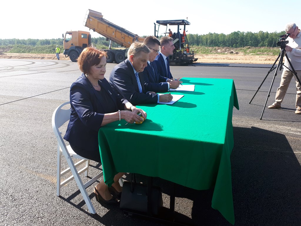 Samorząd województwa dołoży 16 mln zł do budowy lotniska w Białymstoku