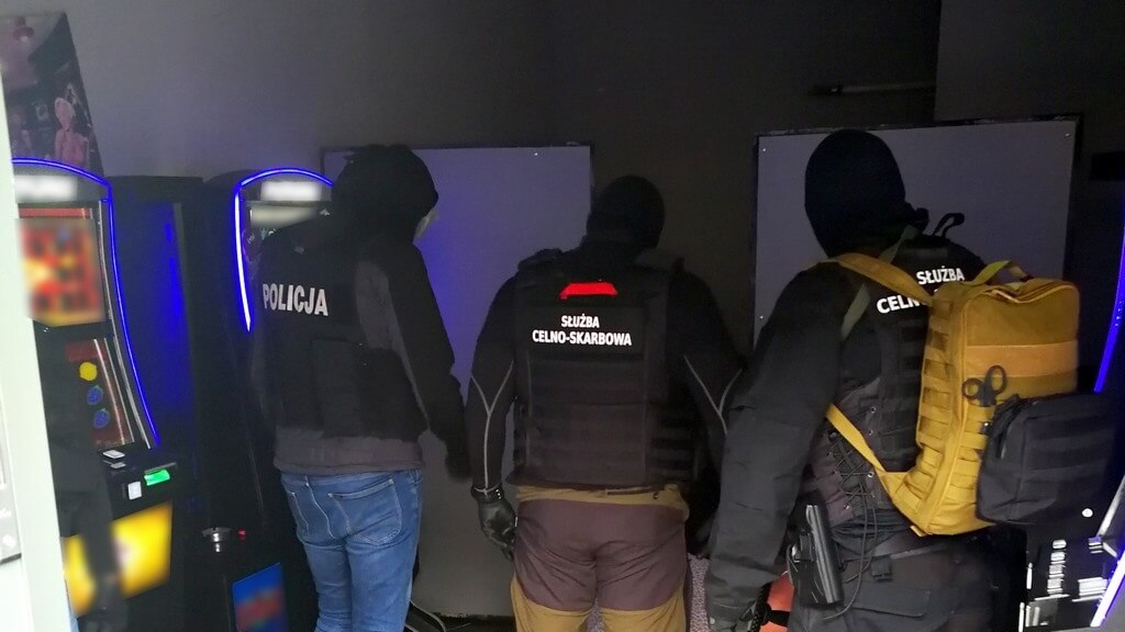 W Łomży zlikwidowano trzy nielegalne salony gier hazardowych