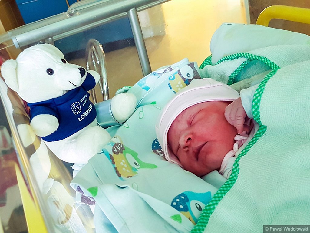 W Budach Czarnockich strażacy i policjanci pomogli przy porodzie 28-letniej kobiecie