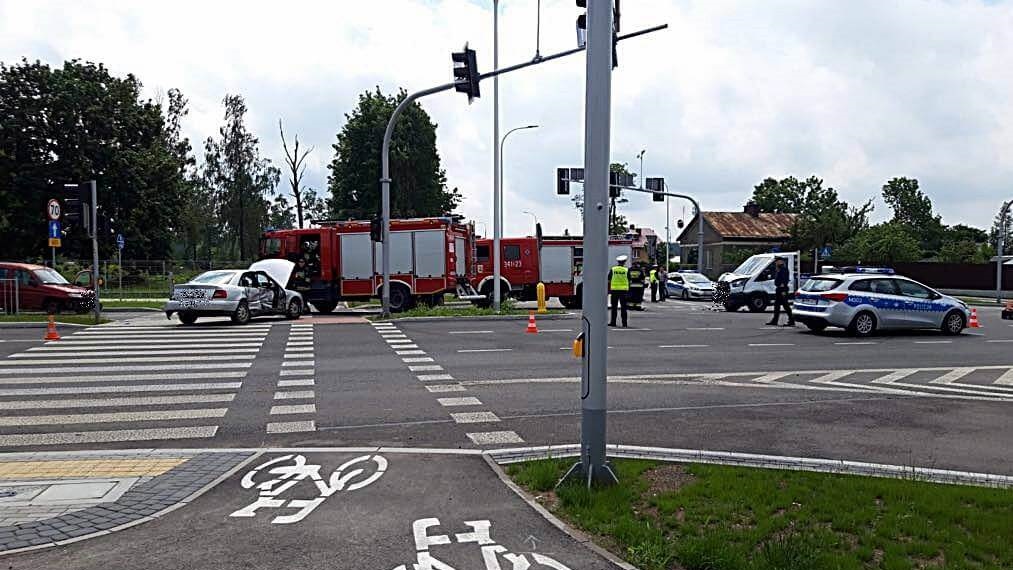 Wypadek w centrum Suwałk – dwie osoby w szpitalu