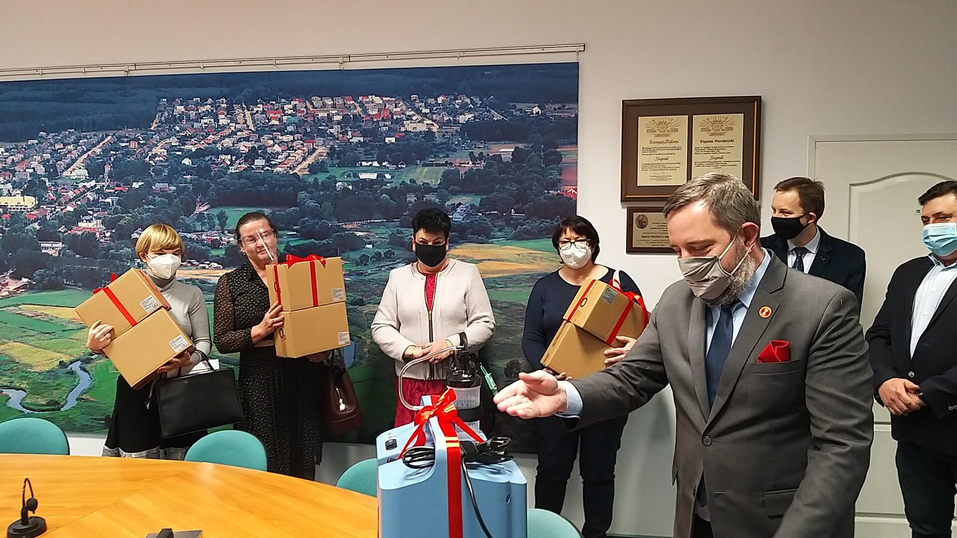 Władze Supraśla kupiły sprzęt do walki z pandemią COVID-19