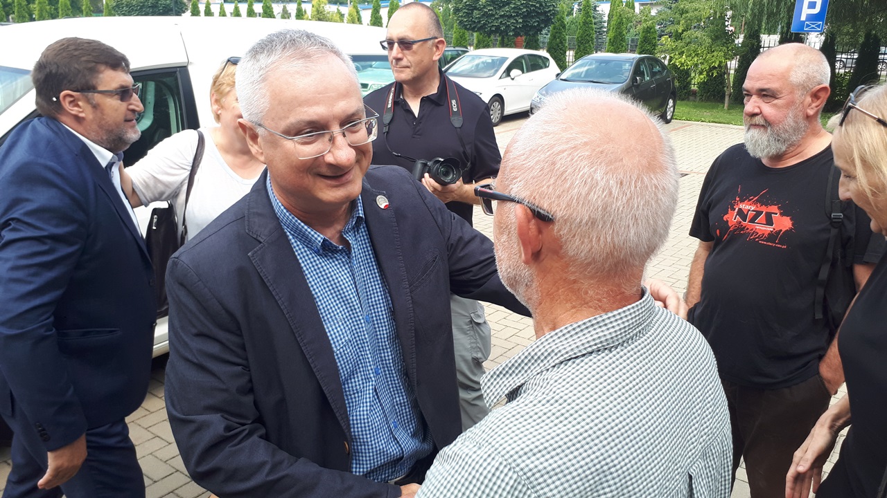 Były szef ABW Krzysztof Bondaryk z zarzutami przekroczenia uprawnień i niedopełnienia obowiązków