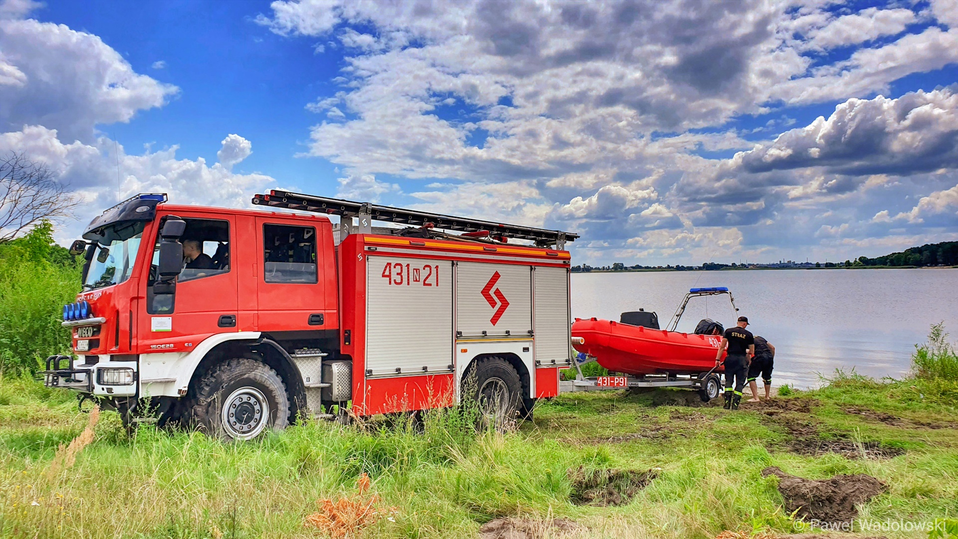 Strażacy przeszukiwali jezioro Toczyłowo na granicy woj. podlaskiego i warmińsko-mazurskiego