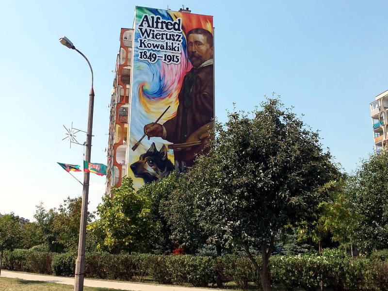 Suwałki:  Odsłonięto mural z malarzem Alfredem Wieruszem-Kowalskim