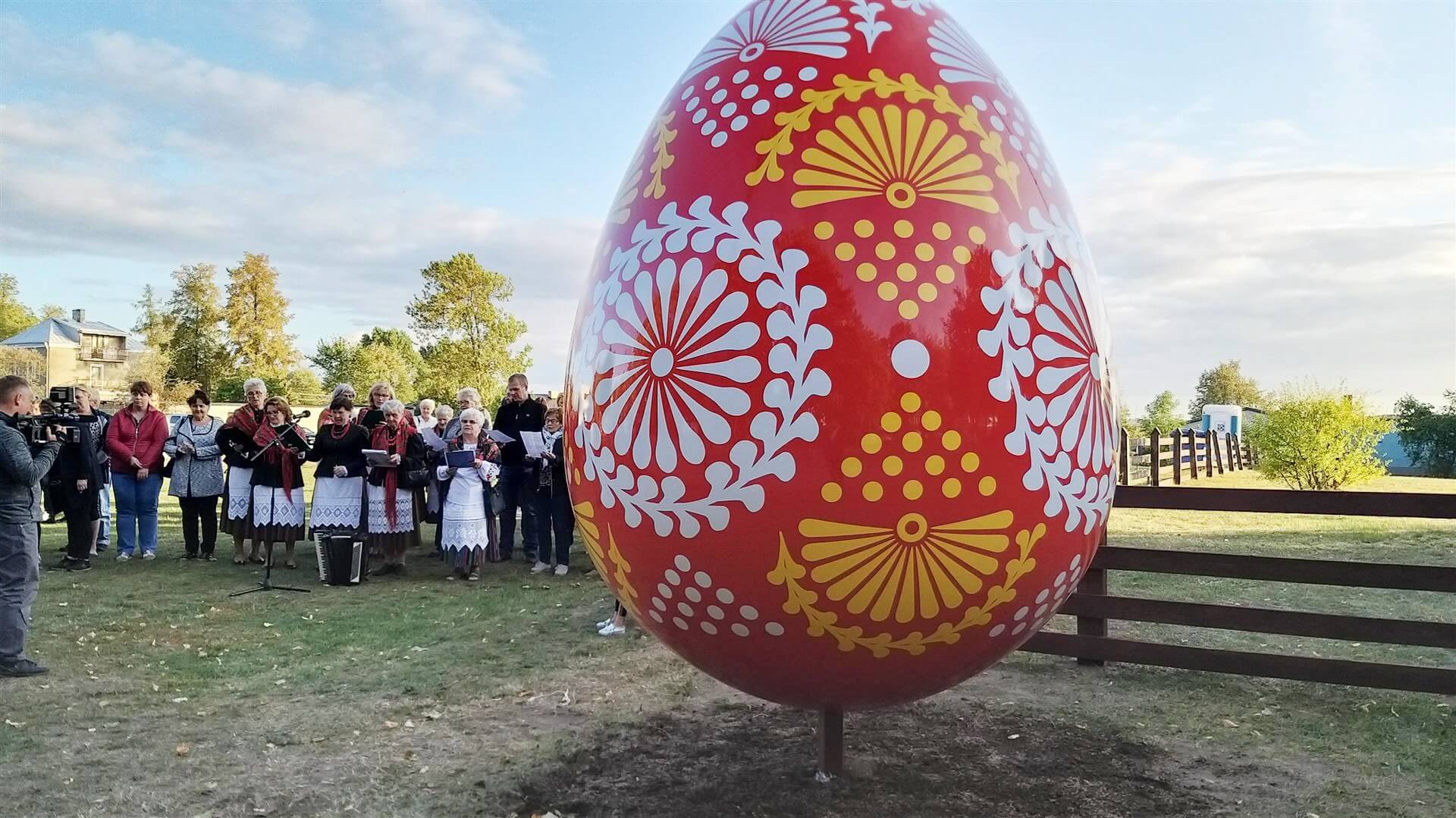 3-metrowa pisanka stanęła w centrum Lipska