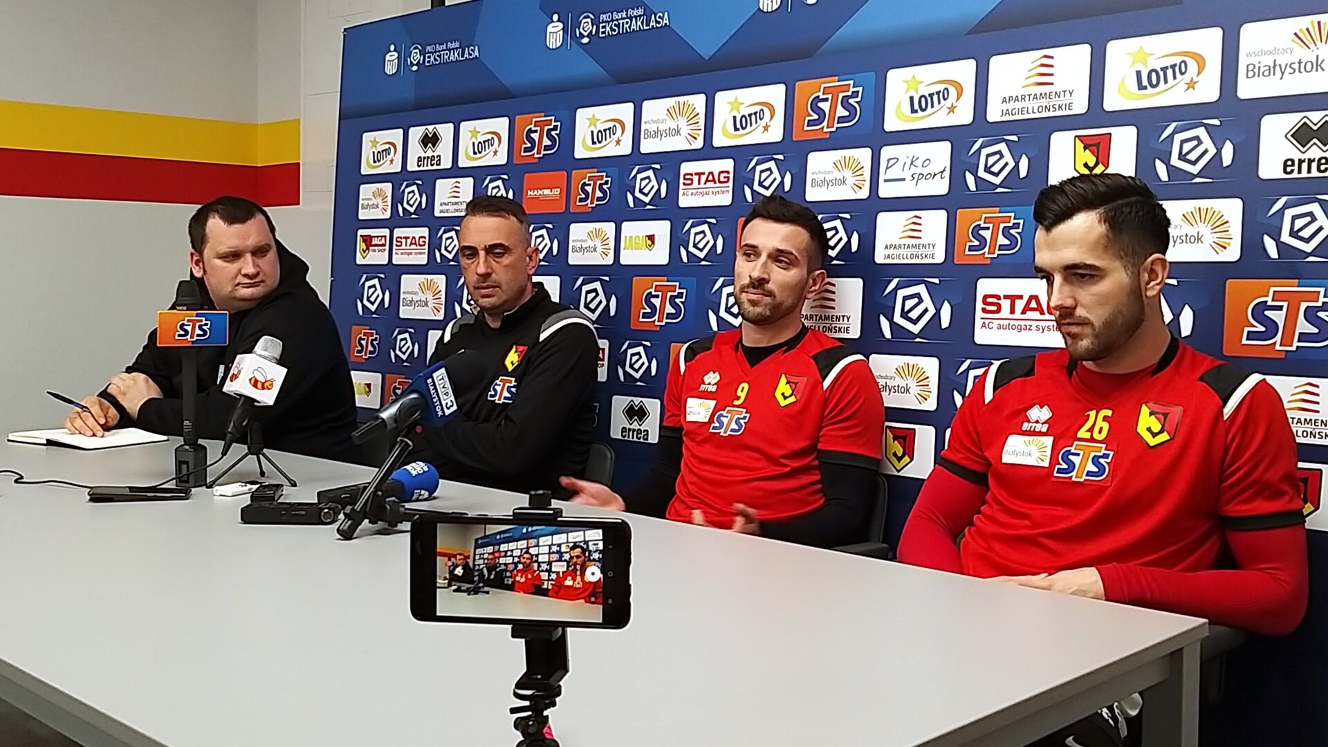 Trener Jagiellonii Białystok Iwajło Petew: mecz z Lechem to ostatni moment na przełamanie