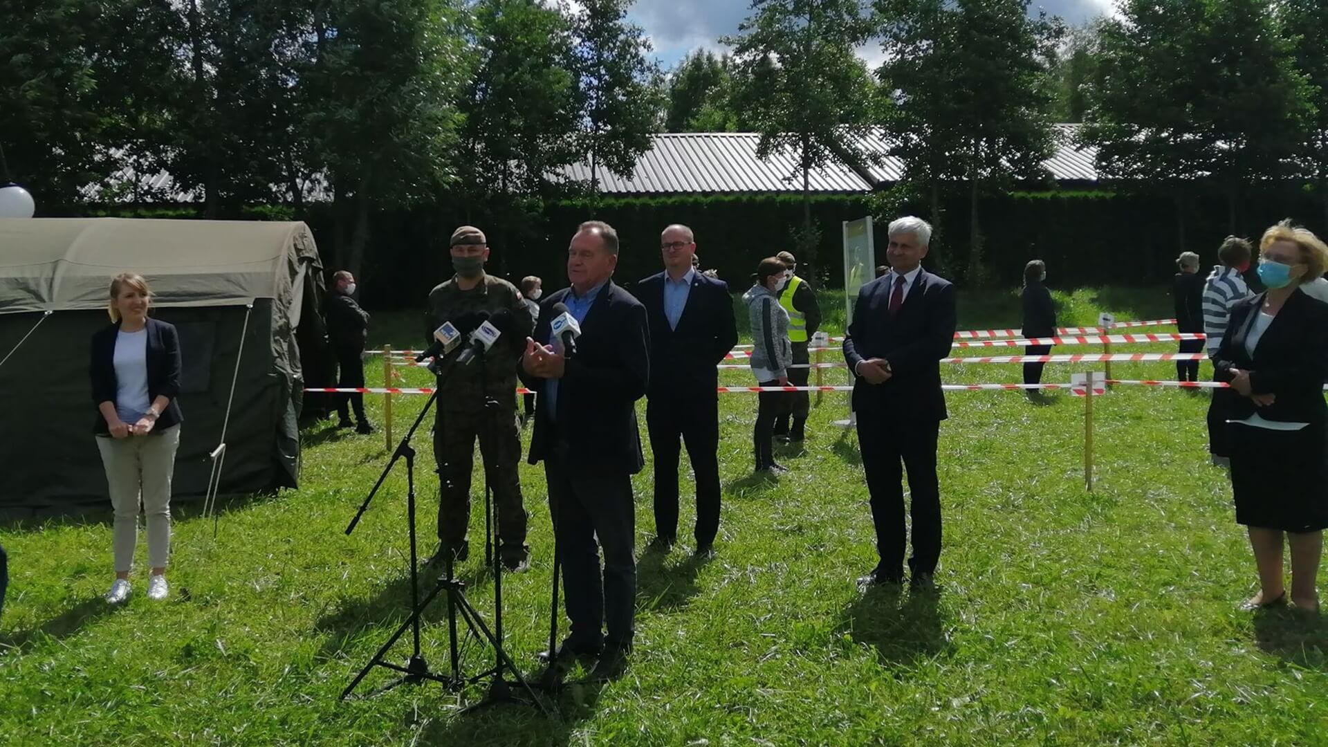 Wojsko prowadzi badania osób z zagranicy, które przyjeżdżają do pracy sezonowej przy zbiorze borówki w Podlaskiem