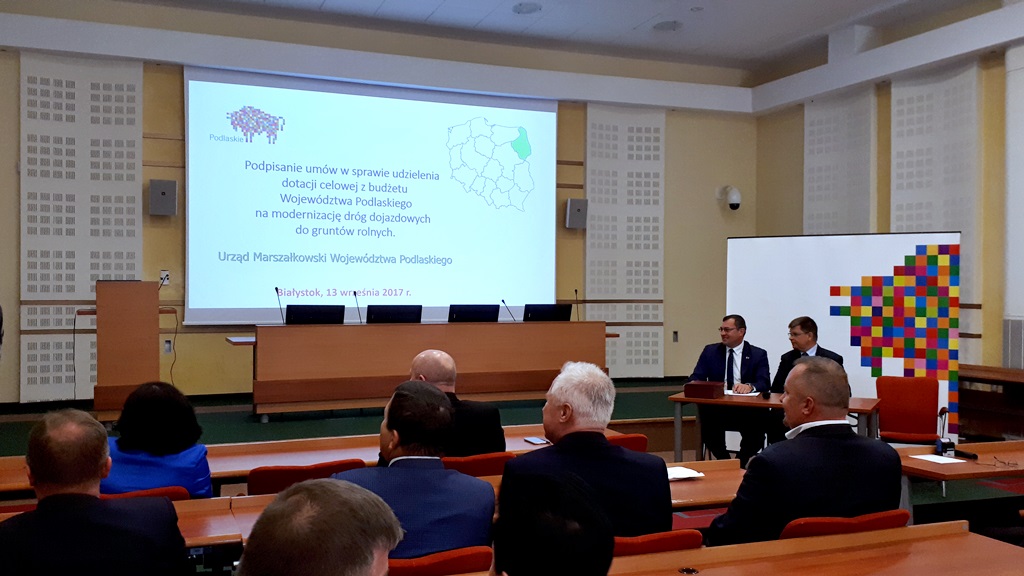 Podlascy rolnicy łatwiej dojadą do swoich pól – 1,7 mln zł na remonty dróg dojazdowych