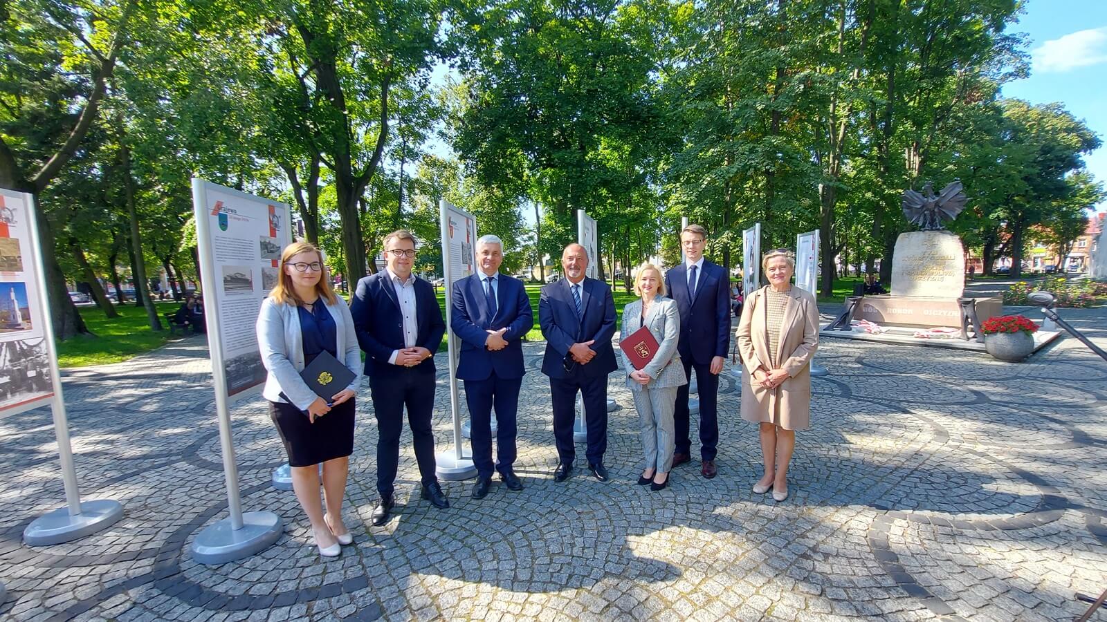 Wystawa "Wiele dróg - jeden cel. Ku Niepodległej” w Augustowie