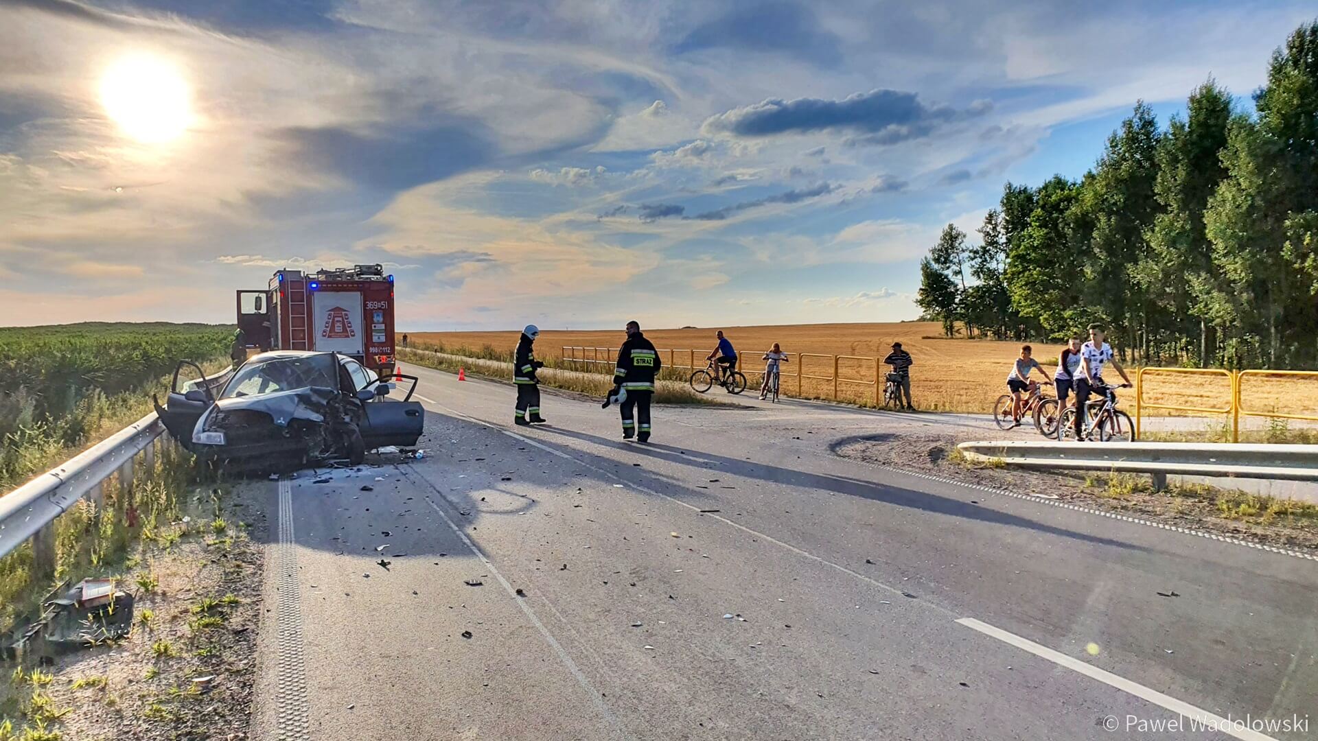 Wypadek na trasie Łomża - Nowogród. Samochód osobowy zderzył się z ciągnikiem