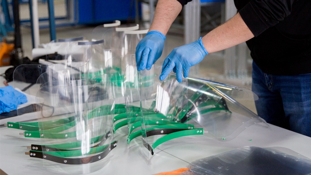 200 przyłbic trafi do podlaskich szpitali - wspólna akcja PB i przedsiębiorców