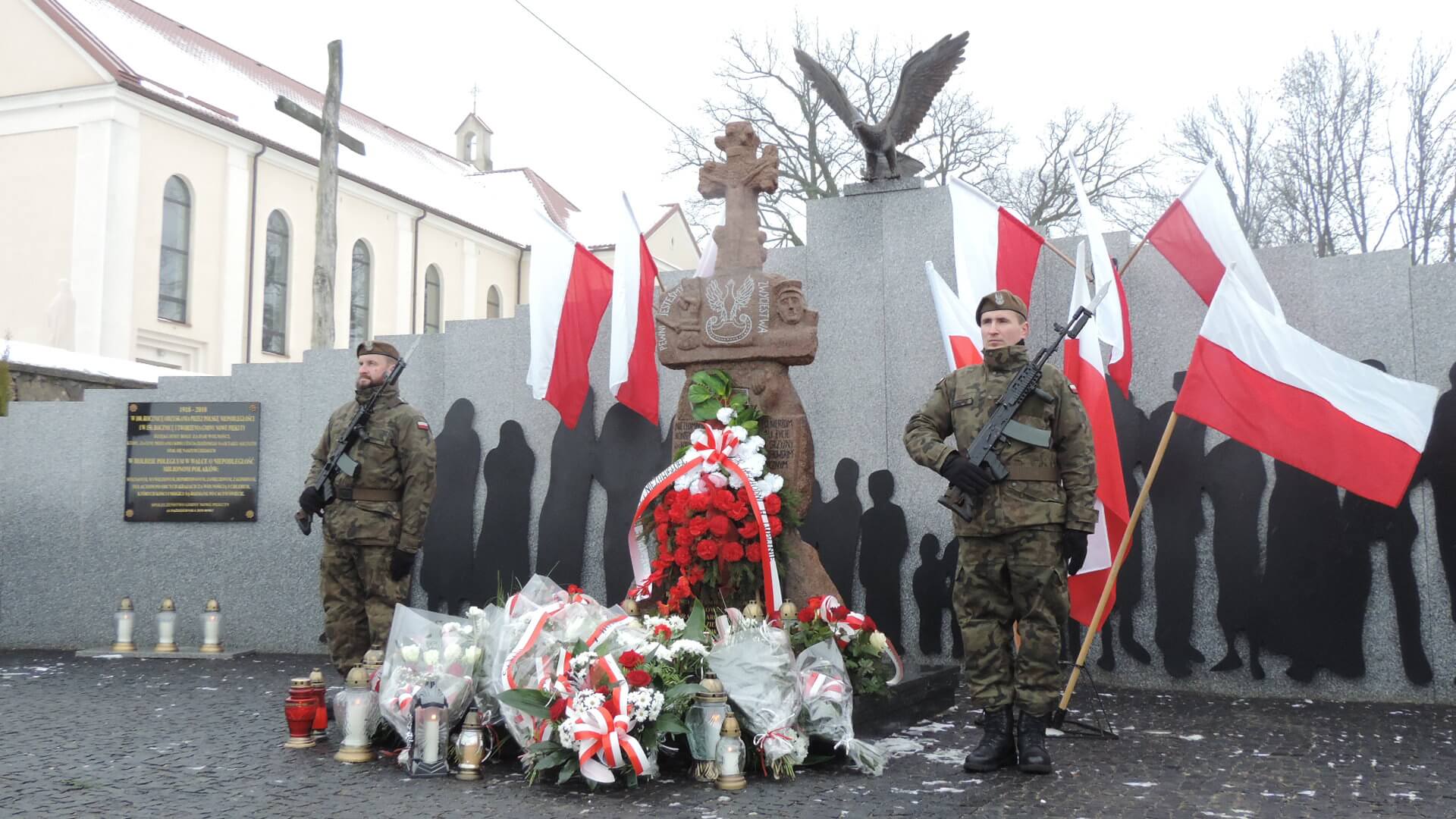 Uroczystości w Nowych Piekutach w setną rocznicę urodzin kapitana Kazimierza Kamieńskiego "Huzara"